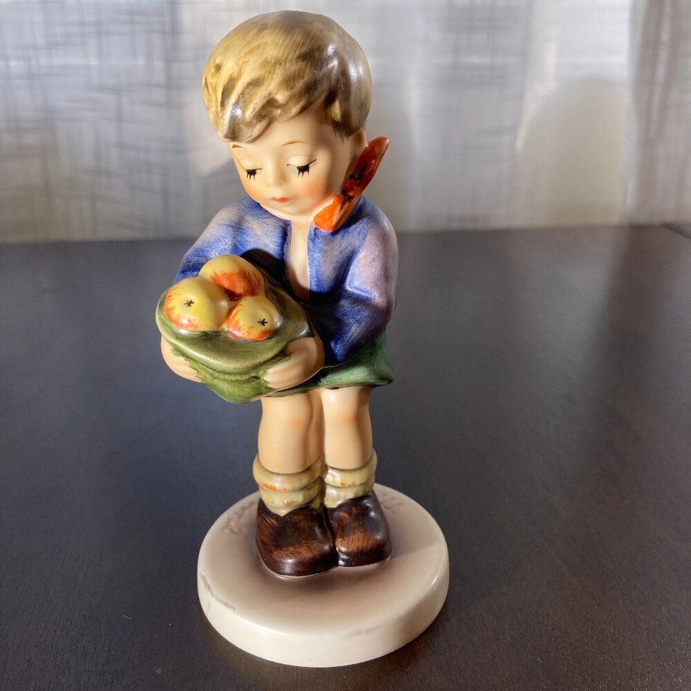 Vintage 1991 Hummel "Gift from a Friend" Exclusive Edition w/box and COA MINT